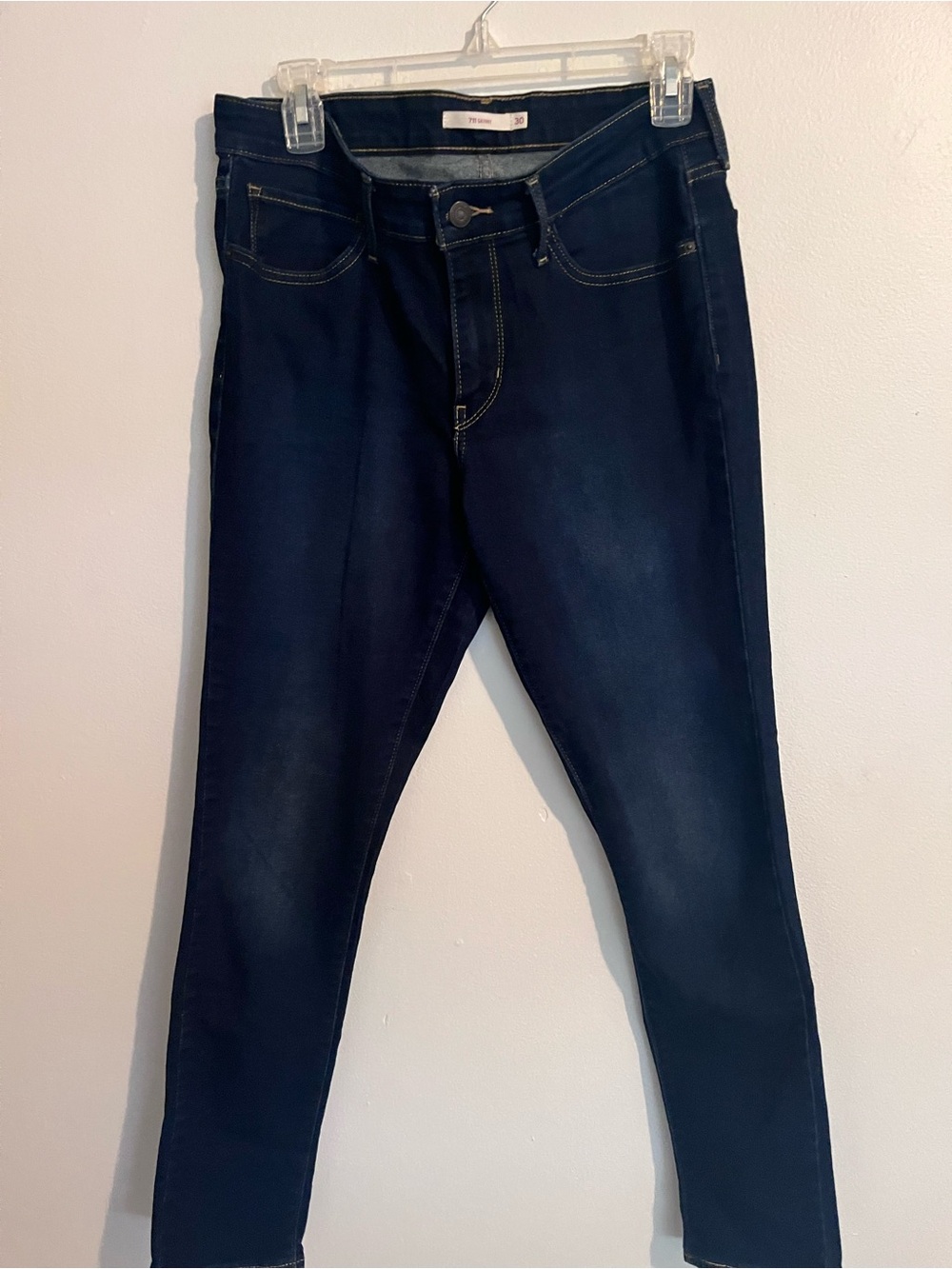 Levi's Women's Skinny Jeans in Deep Indigo with Contrast Stitching